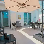 Attico 36 E 49 Con Terrazza Vista Mare E Parcheggio Grande Apartman Genova